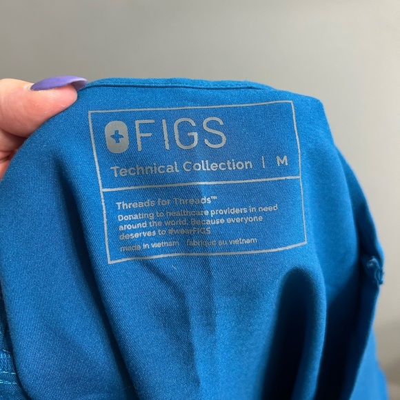 Figs limited edition alps blue casma scrub top - Picture 2 of 5